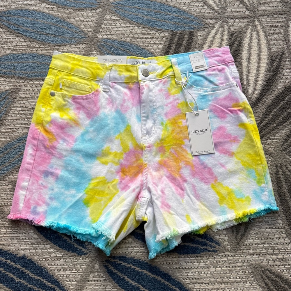 Judy Blue NWT Swirl Tie Dye Multi Colored Shorts Style 150082 Women’s Medium